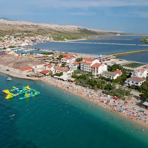 rooms-and-apartments-galeb.hotelinzadar.com/